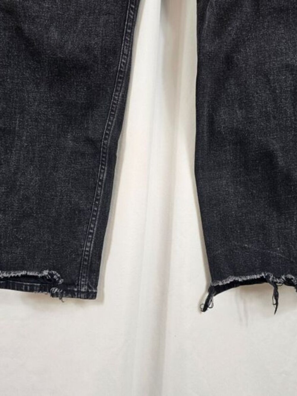 Abercrombie & Fitch The Mom High Rise Jean In Black - Size 14L - Picture 9 of 10